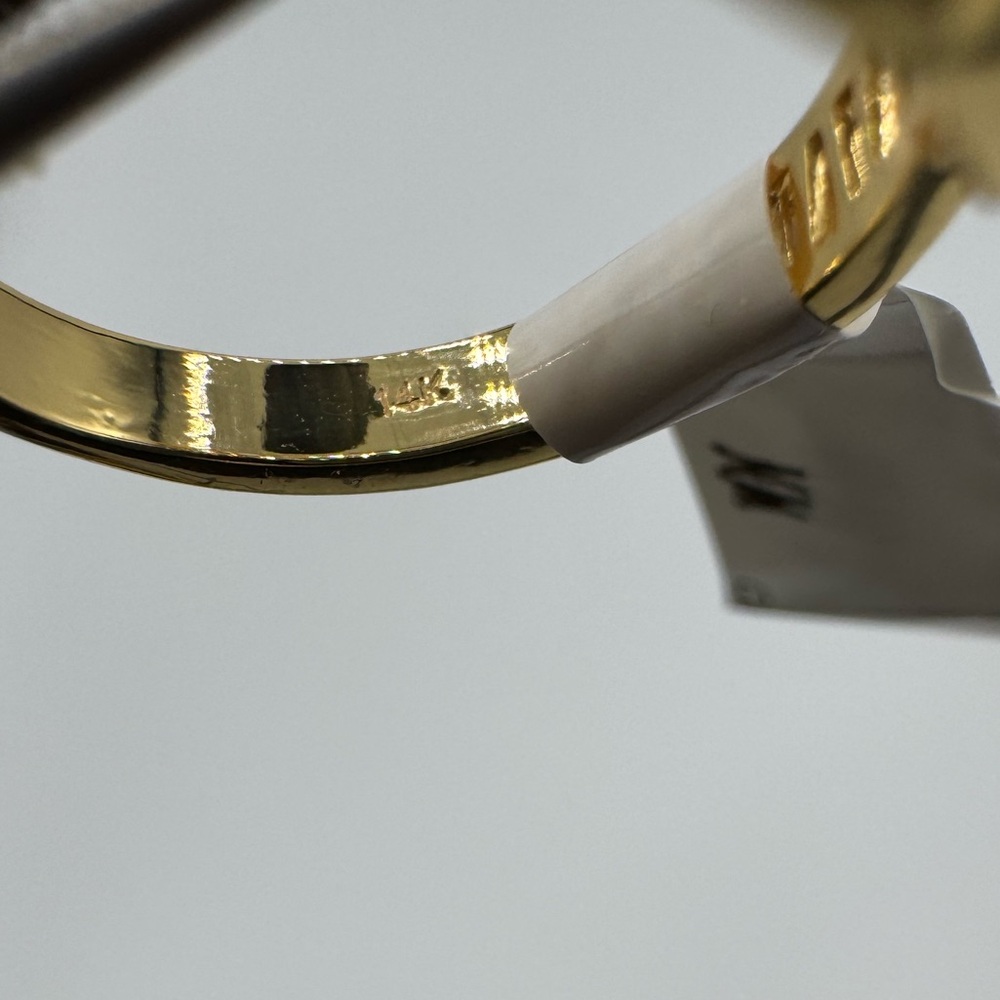 14kt Baguette Buckle Ring - Picture 9 of 10